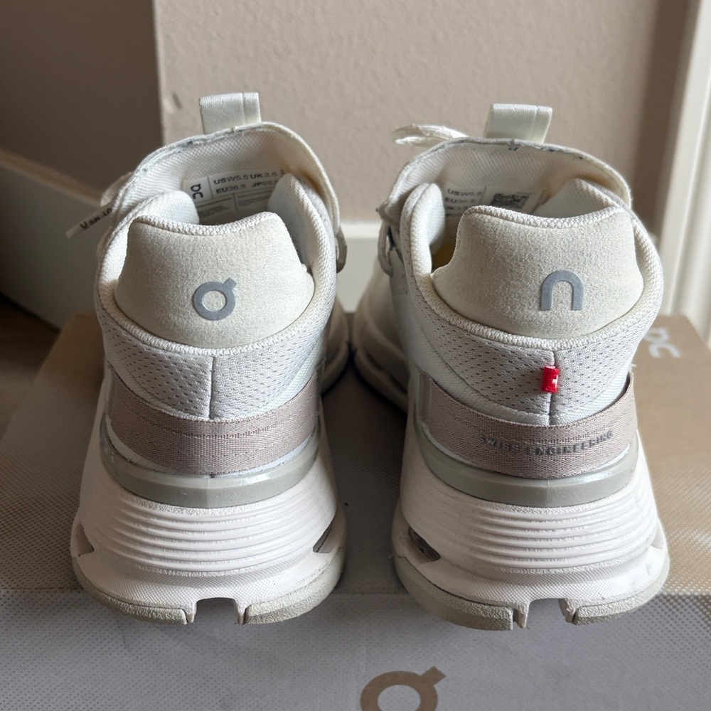 GUC on running cloudnova 2 ice/sand size 5.5 with original shoe box - Picture 4 of 16